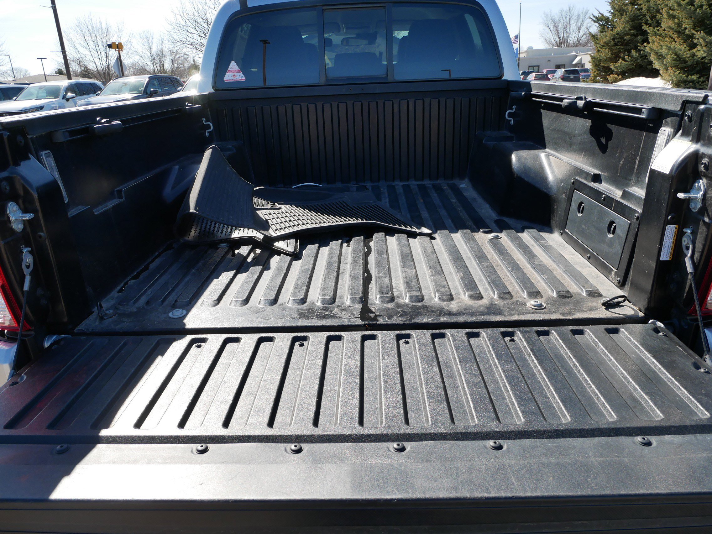 Used 2022 Toyota Tacoma SR image 18