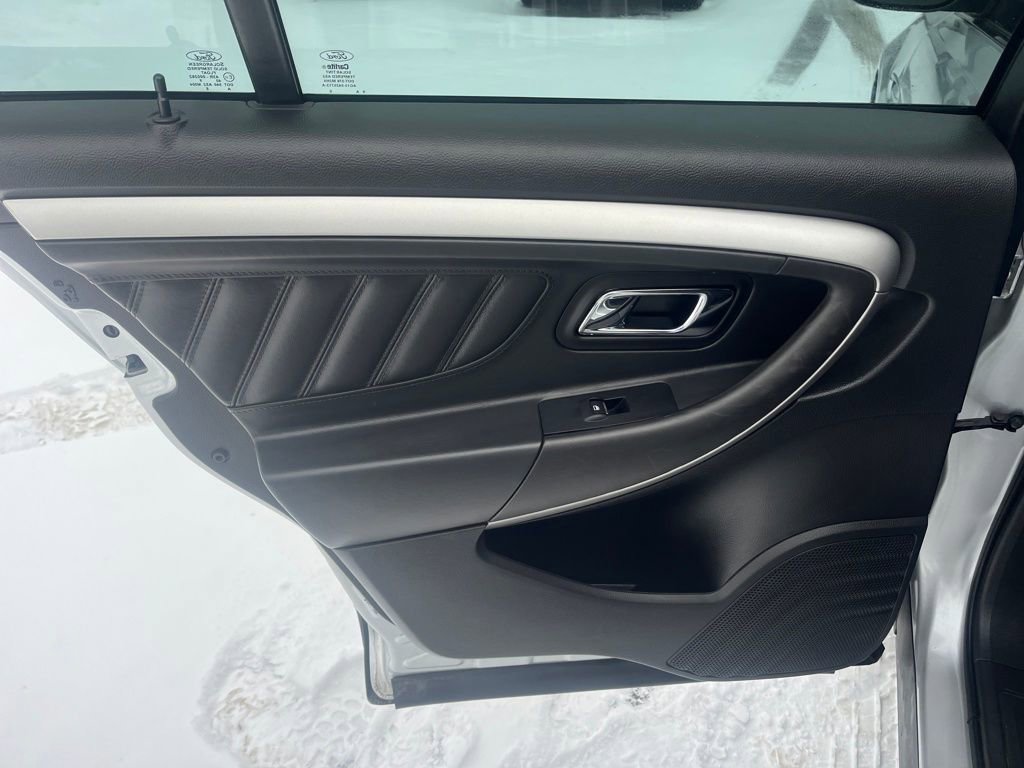 Used 2019 Ford Taurus SEL image 30