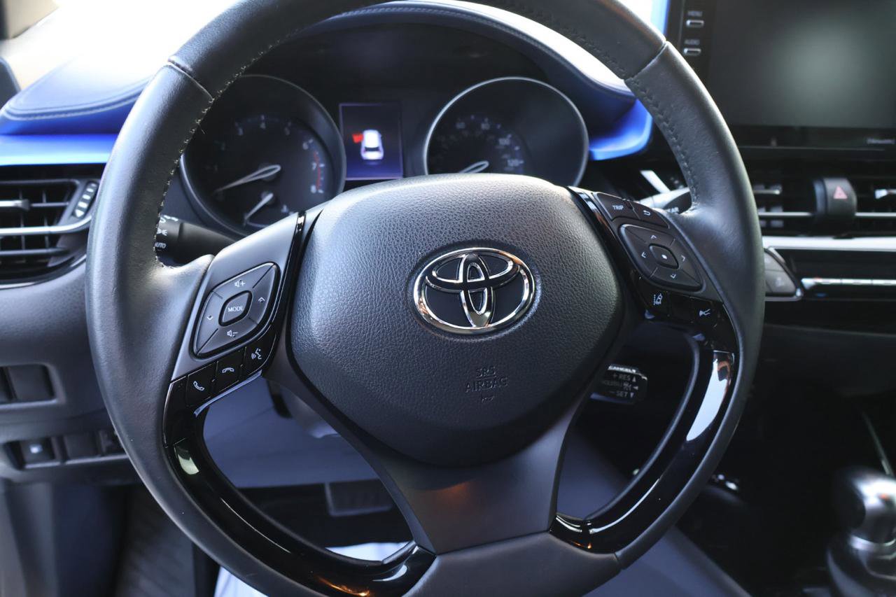 Used 2021 Toyota C-HR XLE image 12