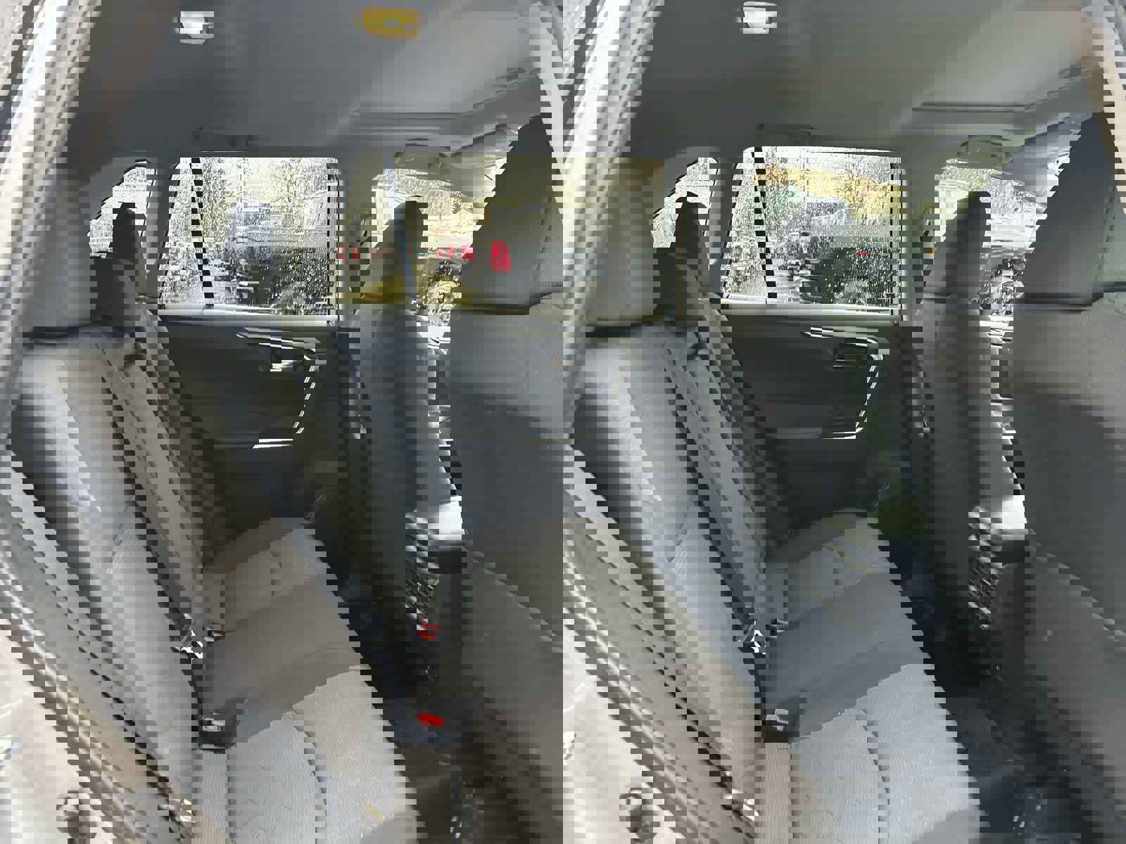 Used 2022 Toyota RAV4 XLE image 5