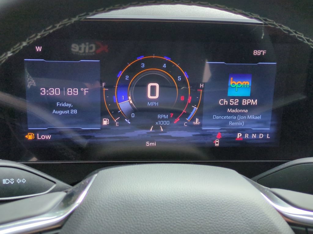 New 2027 Chevrolet Traverse LT w/ Driver Confidence Package FWD image 19