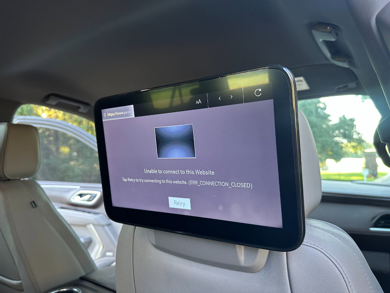 Used 2024 GMC Yukon XL SLT w/ SLT Luxury Package image 27