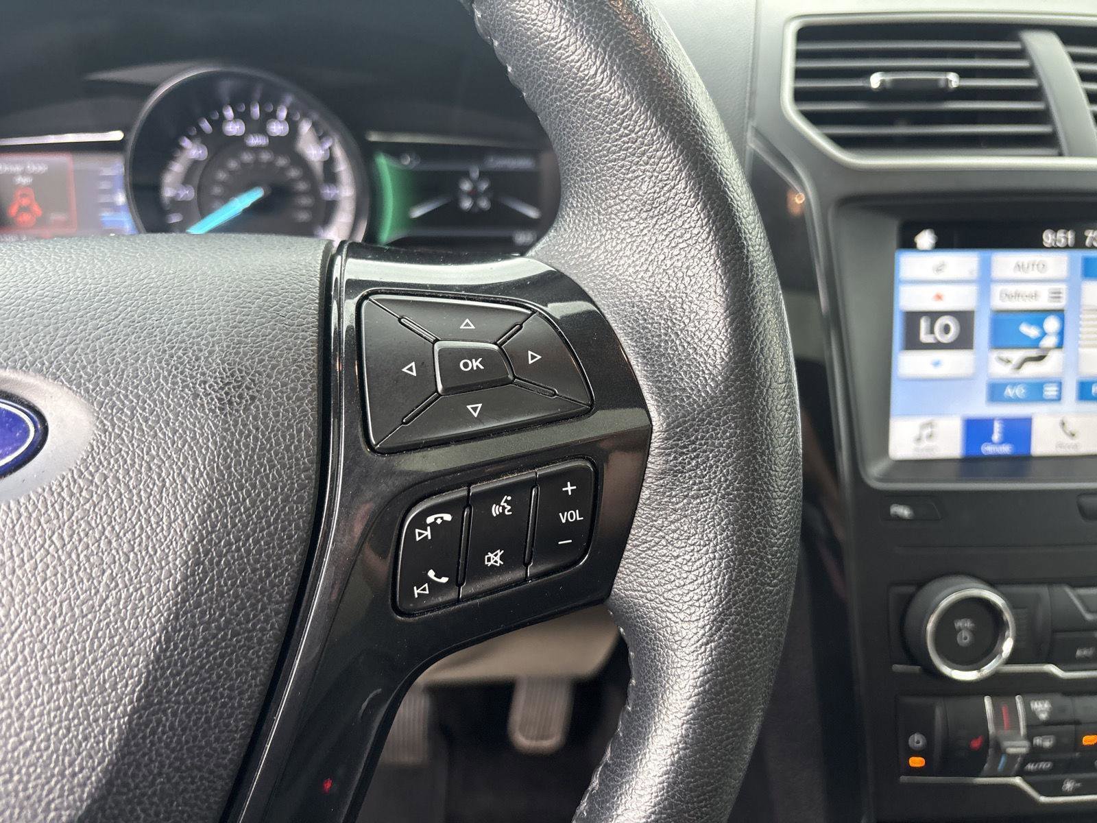 Used 2018 Ford Explorer XLT w/ Equipment Group 202A AWD/4WD image 19