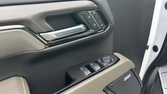 Used 2023 Chevrolet Silverado 1500 ZR2 w/ Technology Package image 17