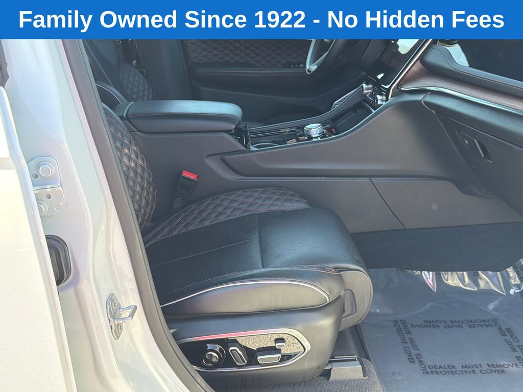 Used 2022 Jeep Grand Cherokee Summit w/ Luxury Tech Group V AWD/4WD image 13