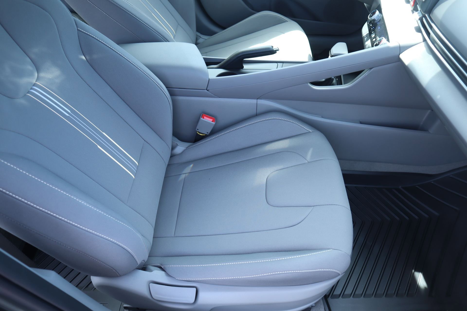 New 2026 Hyundai Elantra Sport image 18