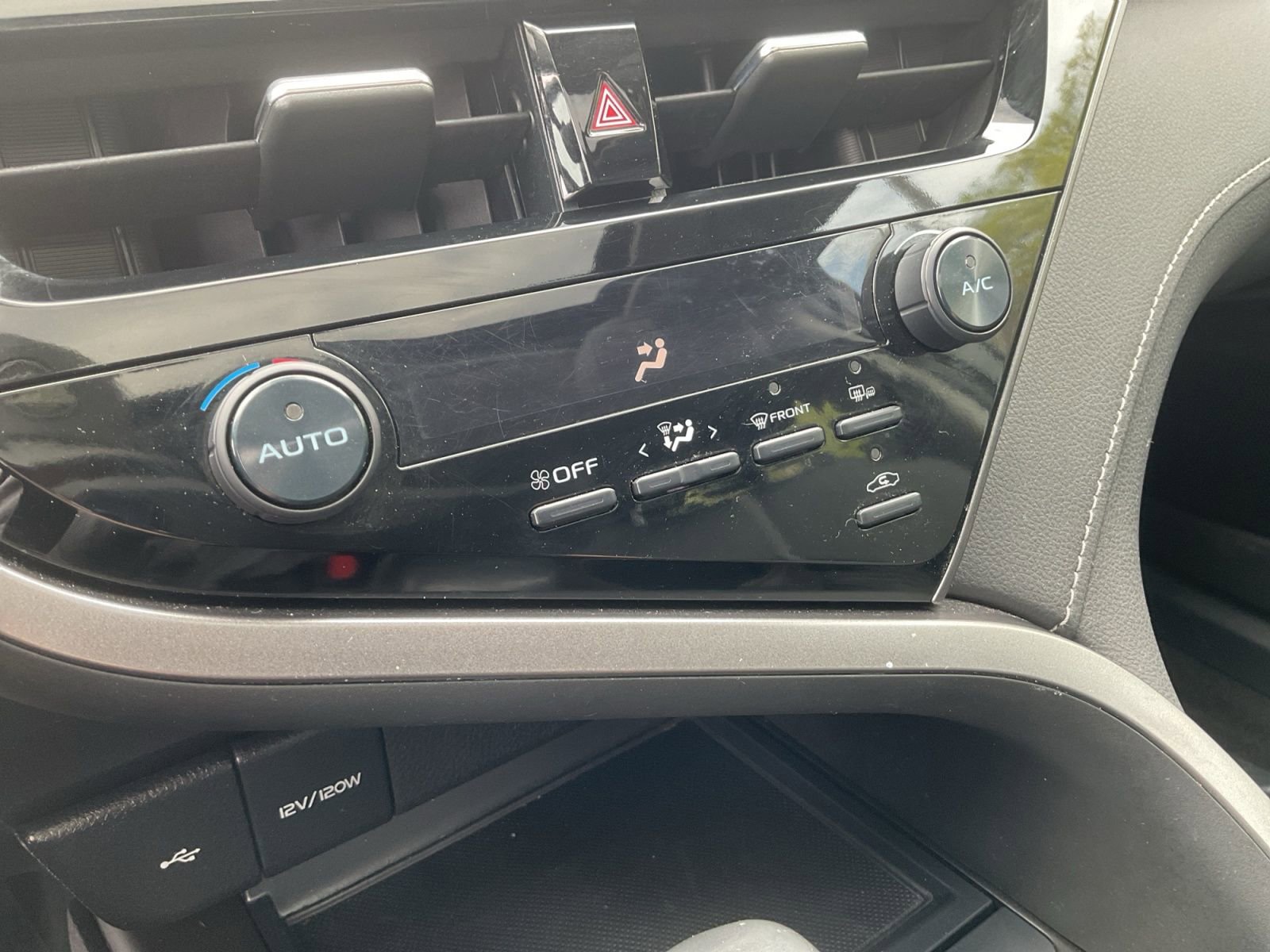Used 2021 Toyota Camry SE w/ Cold Weather Package AWD/4WD image 25