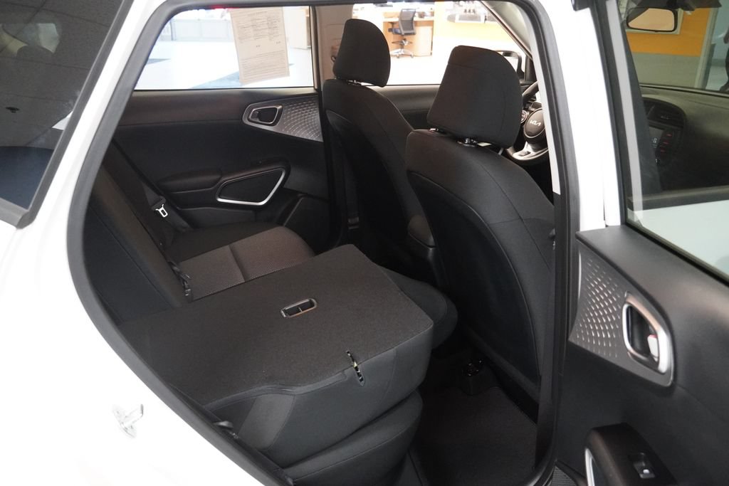 Used 2022 Kia Soul LX FWD image 23