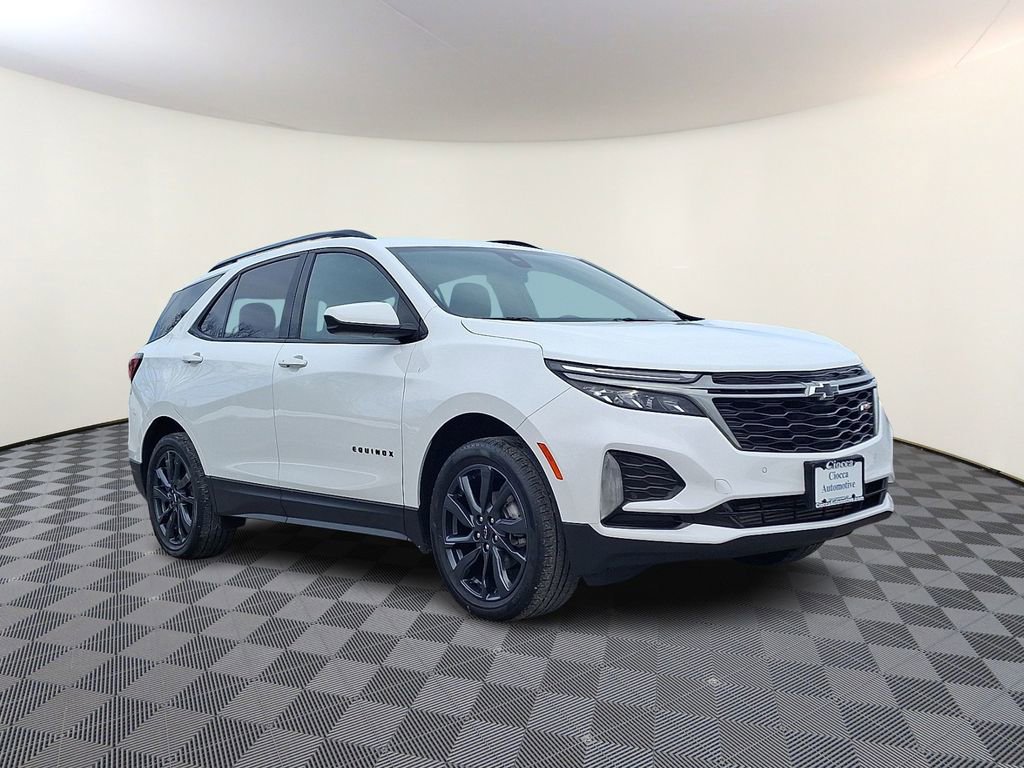 Used 2022 Chevrolet Equinox RS image 2