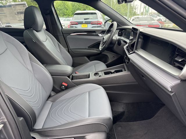 New 2026 Volkswagen Tiguan SE R-Line AWD/4WD image 11