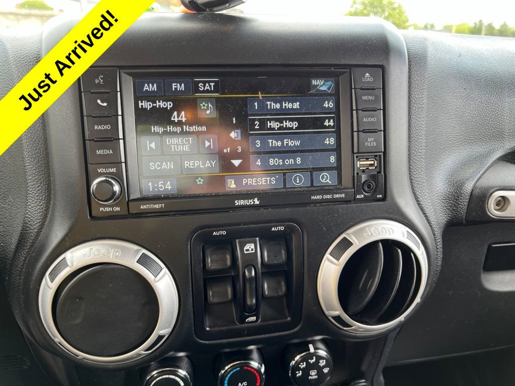 Used 2016 Jeep Wrangler Unlimited Sahara w/ Dual Top Group AWD/4WD image 12