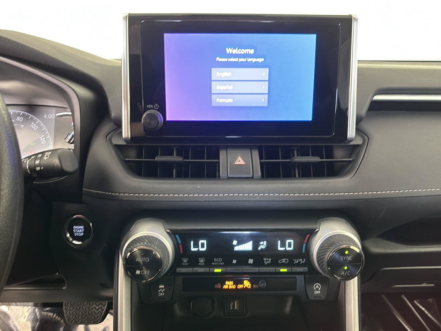 Used 2024 Toyota RAV4 XLE AWD/4WD image 33