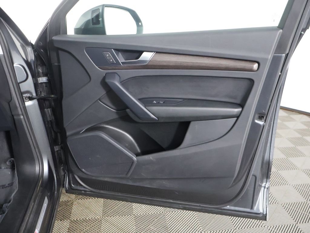 Used 2023 Audi Q5 2.0T Premium w/ Convenience Package image 26