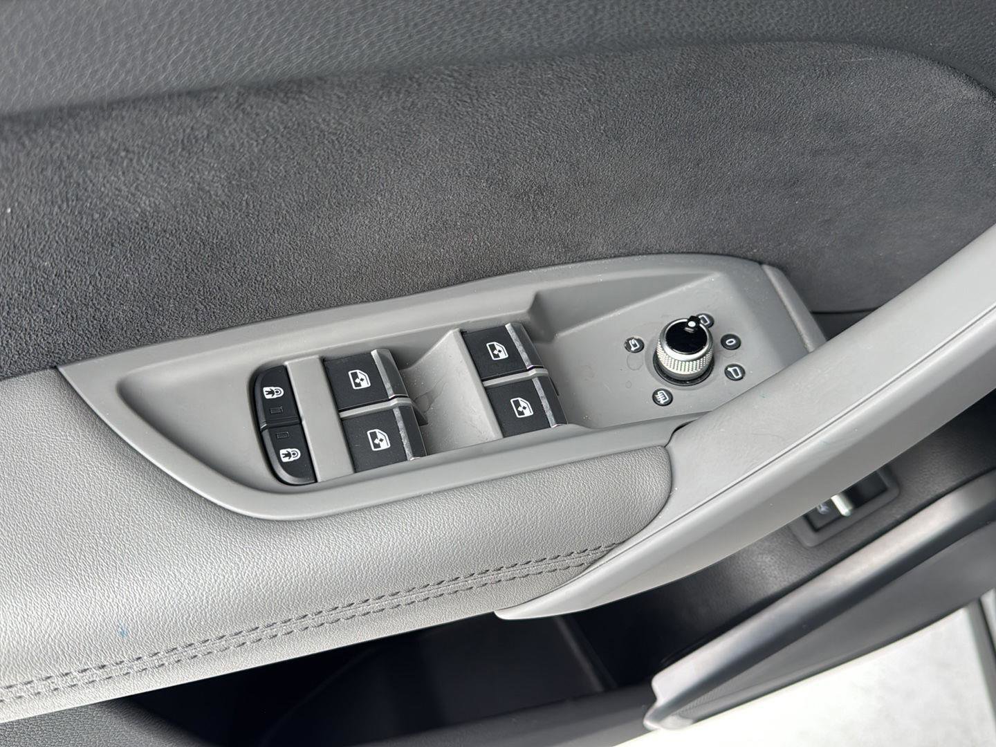 Used 2022 Audi SQ5 Premium Plus image 28