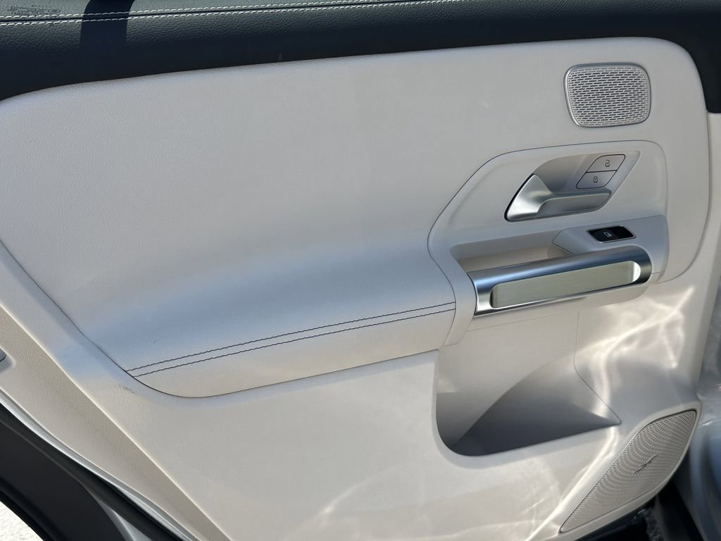 Certified 2025 Mercedes-Benz GLB 250 image 25