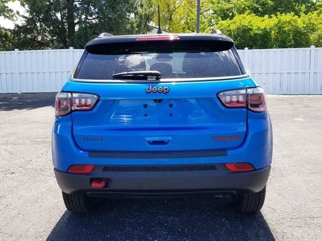 Used 2022 Jeep Compass Trailhawk w/ Trailhawk Convenience Group AWD/4WD image 6