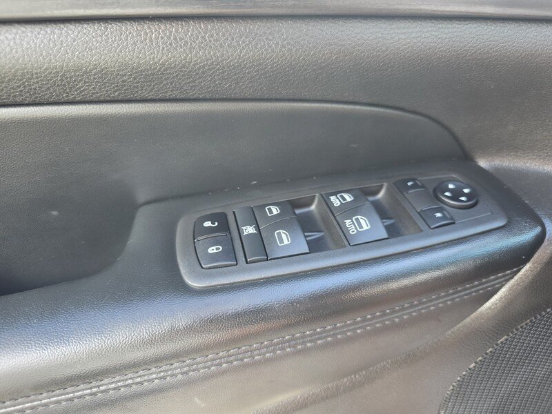Certified 2022 Jeep Grand Cherokee Laredo E RWD image 32
