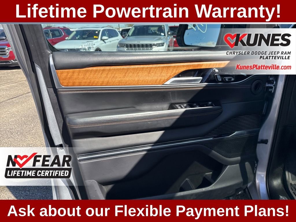 Used 2024 Jeep Grand Wagoneer L Series III image 12