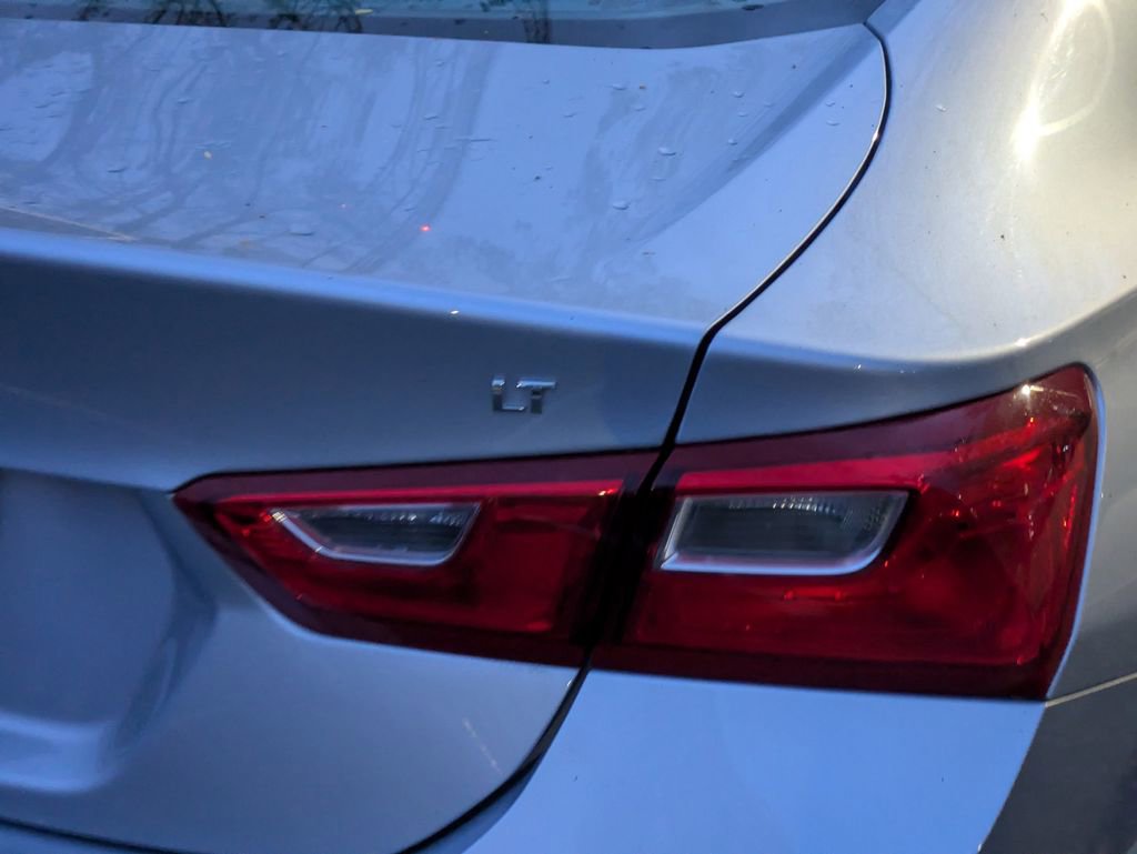 Used 2018 Chevrolet Malibu LT w/ Driver Confidence Package image 7