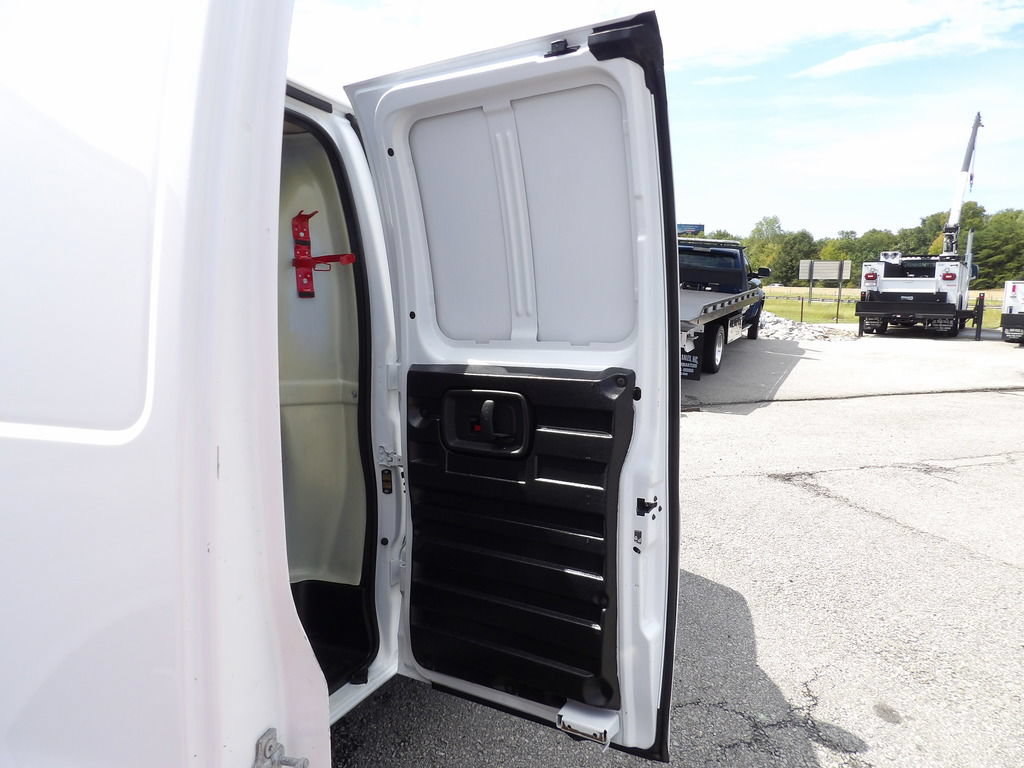 Used 2016 Chevrolet Express 2500 RWD image 27