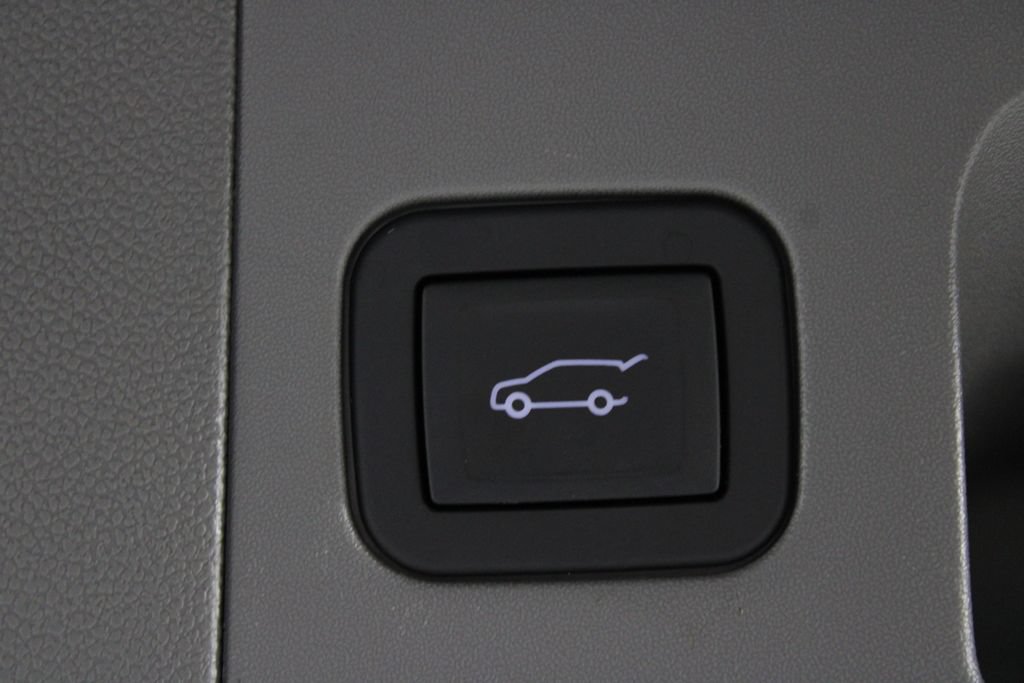 Used 2025 Cadillac XT5 Premium Luxury FWD image 15