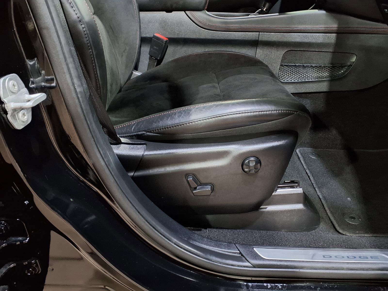 Used 2024 Dodge Durango R/T image 25