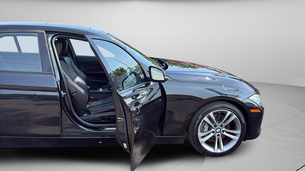 Used 2013 BMW 335i xDrive Sedan AWD/4WD image 25