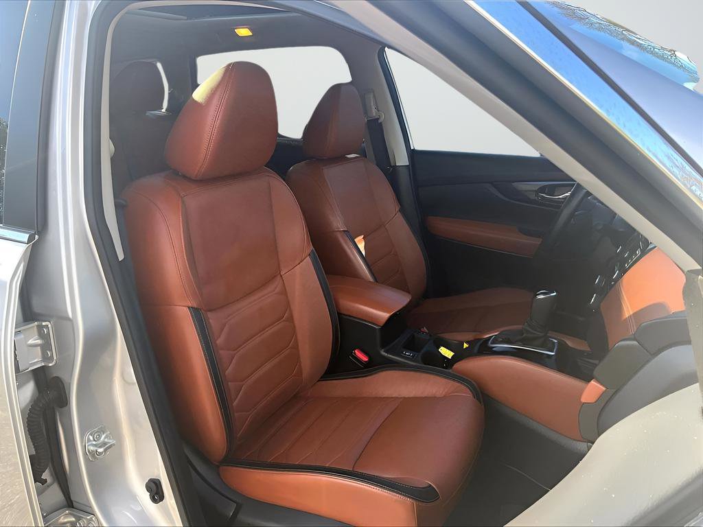 Used 2018 Nissan Rogue SL w/ Premium Package image 17