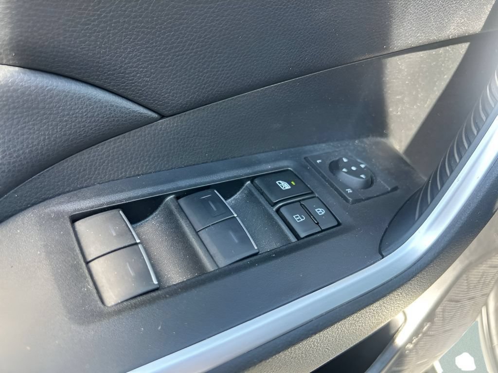 Used 2024 Toyota RAV4 XLE AWD/4WD image 22