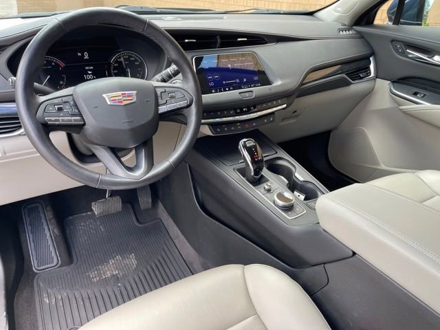 Used 2021 Cadillac XT4 Premium Luxury w/ Enhanced Visibility Package AWD/4WD image 12
