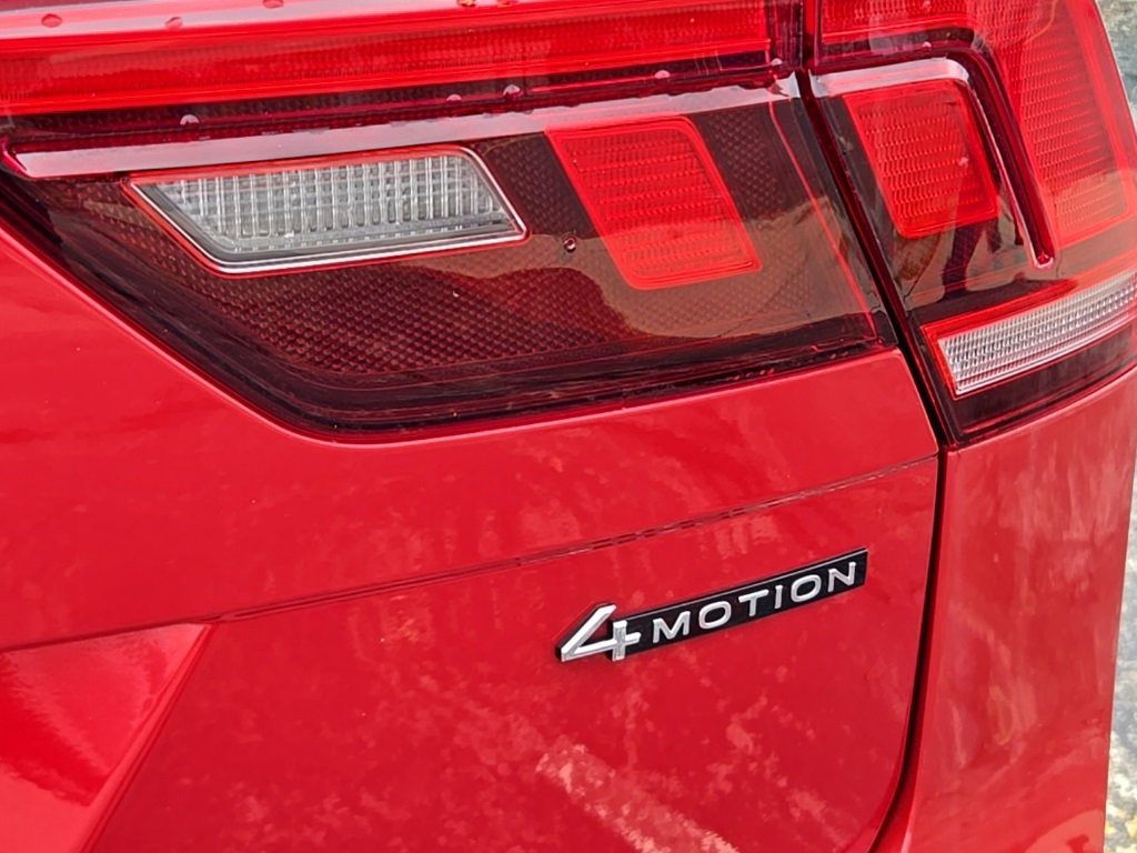 Used 2024 Volkswagen Tiguan SE R-Line image 22