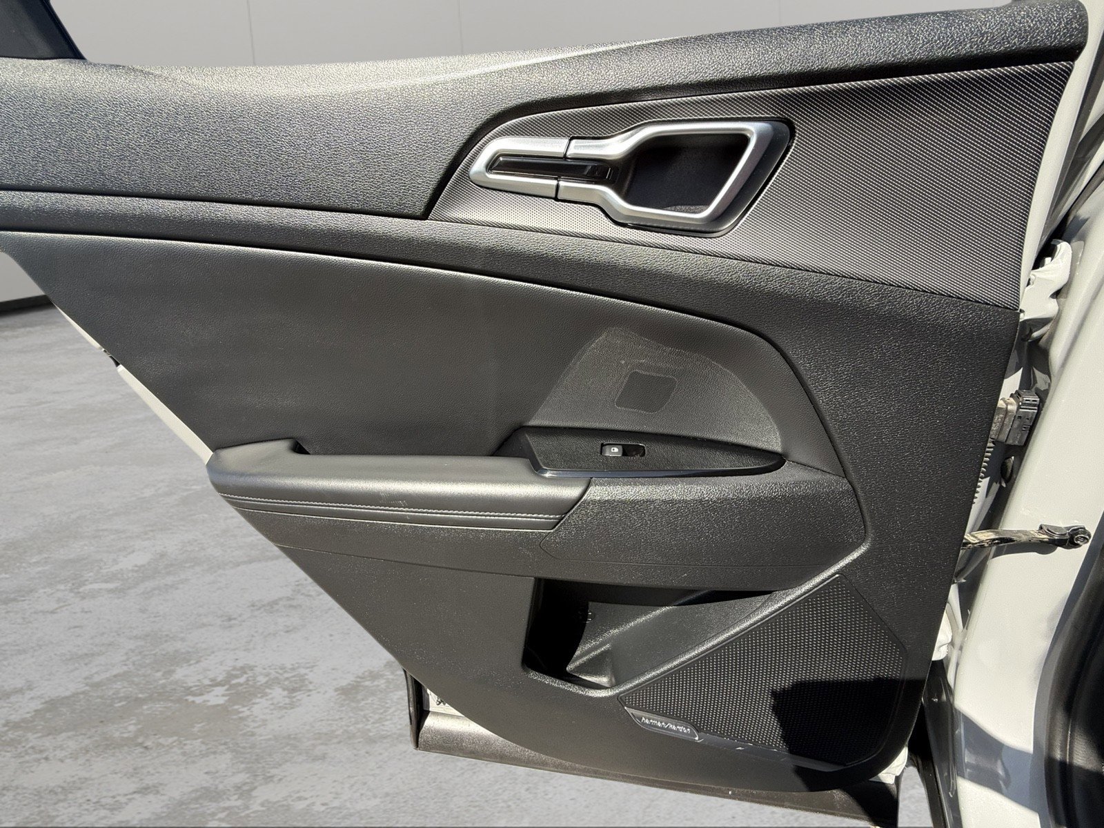 Used 2023 Kia Sportage SX image 28