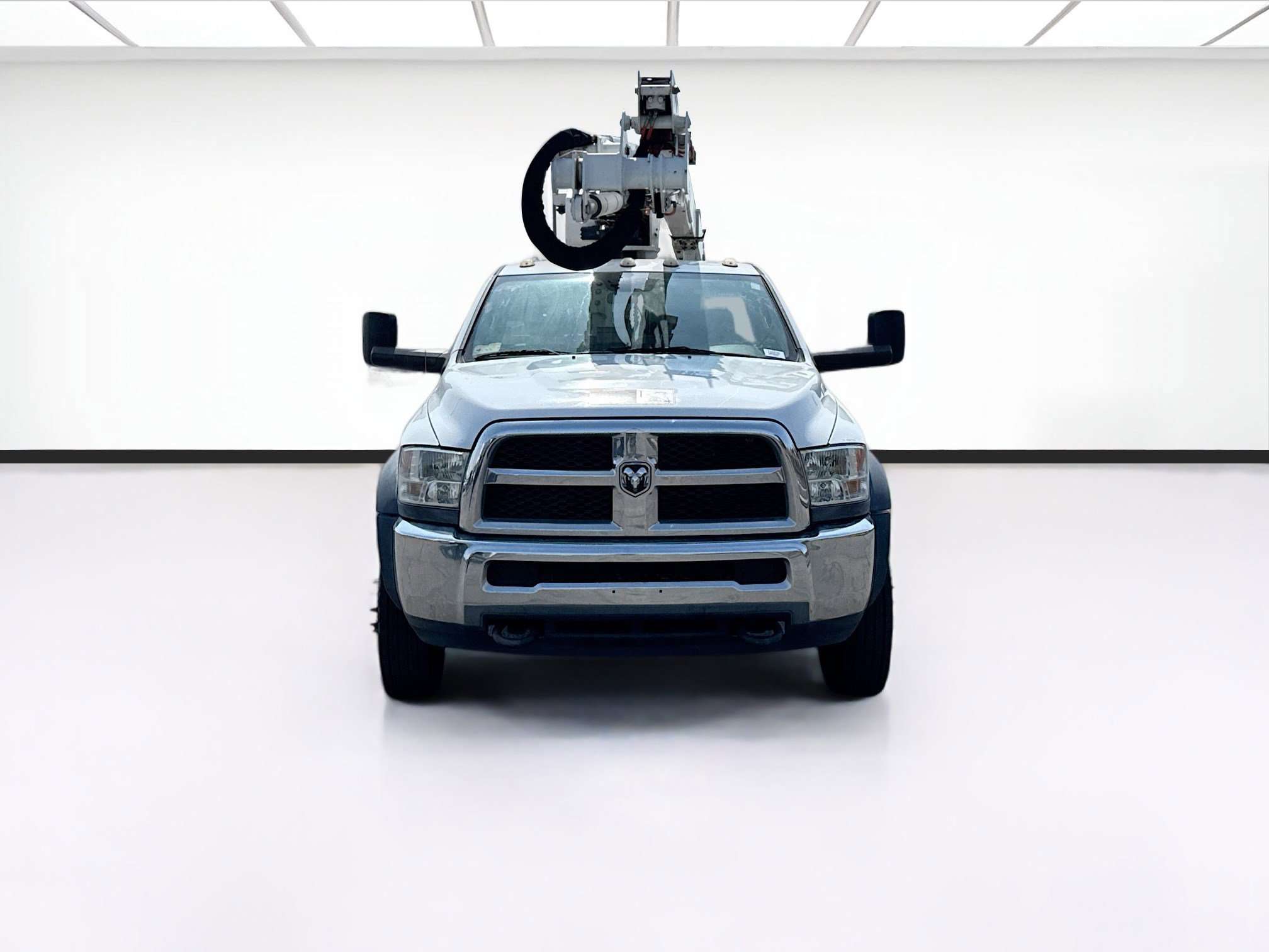 Used 2016 RAM 5500 Tradesman w/ Ambulance Prep Group RWD image 2