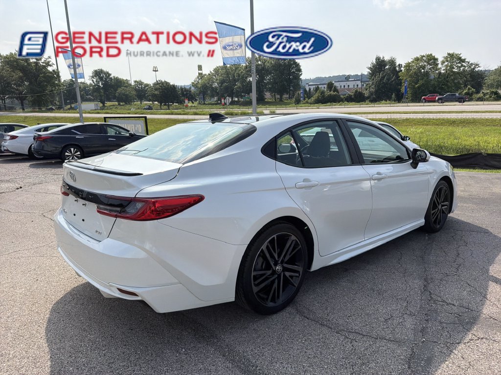 Used 2025 Toyota Camry XSE FWD image 6