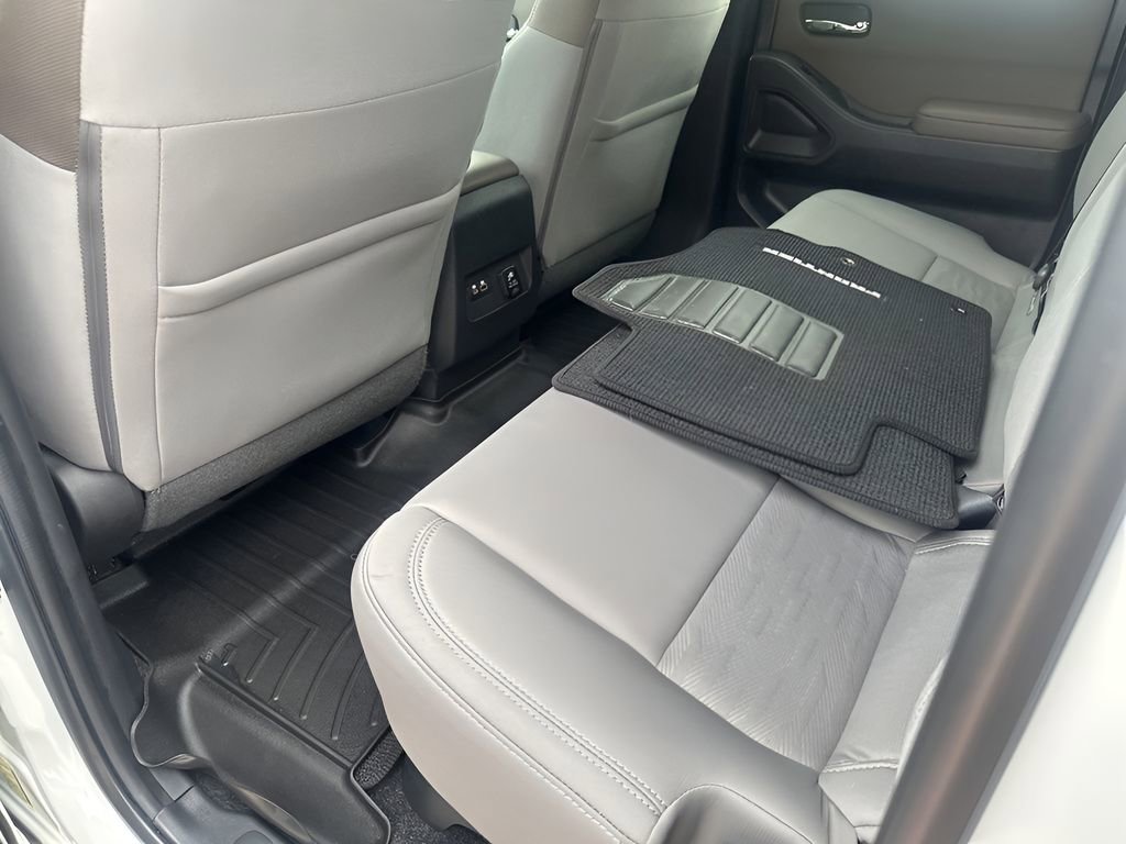 Used 2022 Nissan Frontier SV image 20