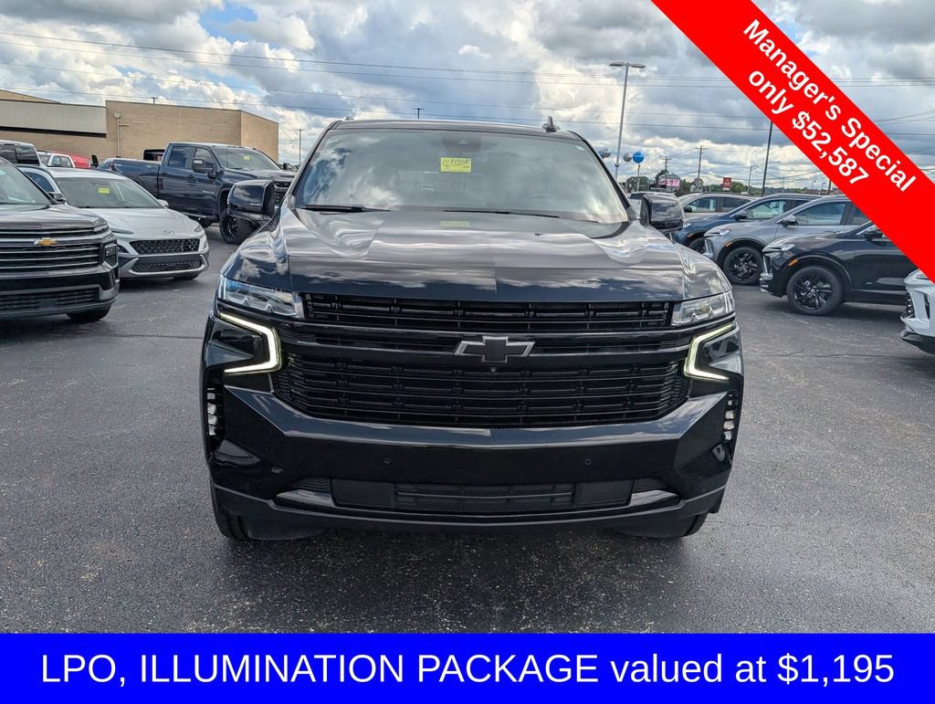 Used 2023 Chevrolet Suburban RST w/ Luxury Package AWD/4WD image 2