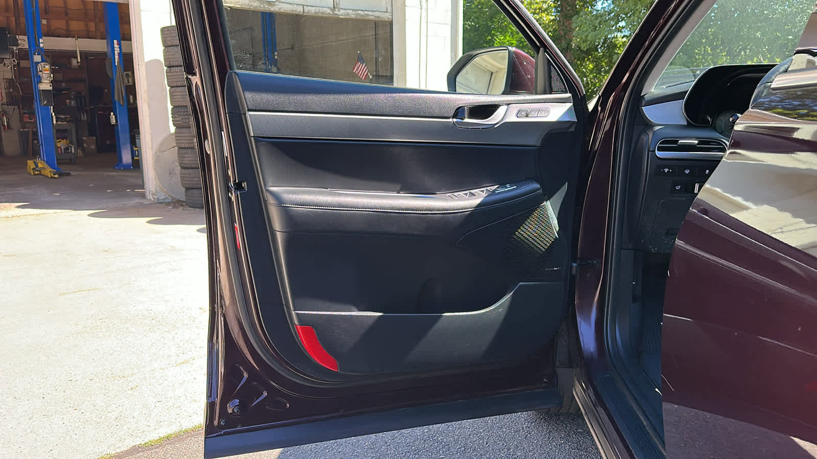 Used 2024 Hyundai Palisade SEL w/ Premium Package image 11