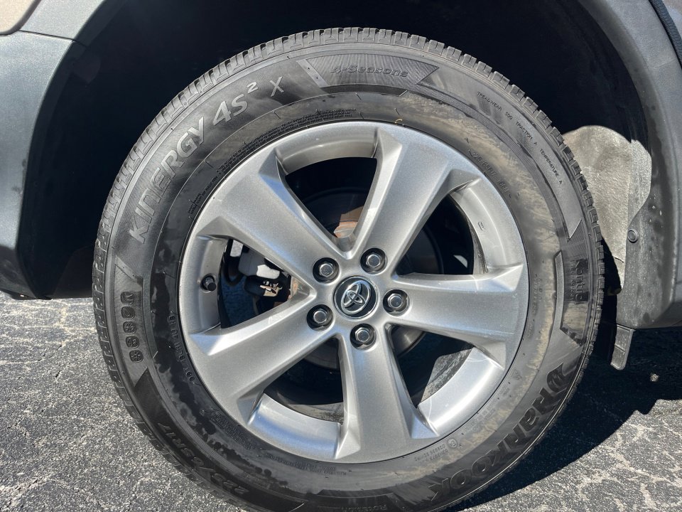 Used 2015 Toyota RAV4 XLE image 23