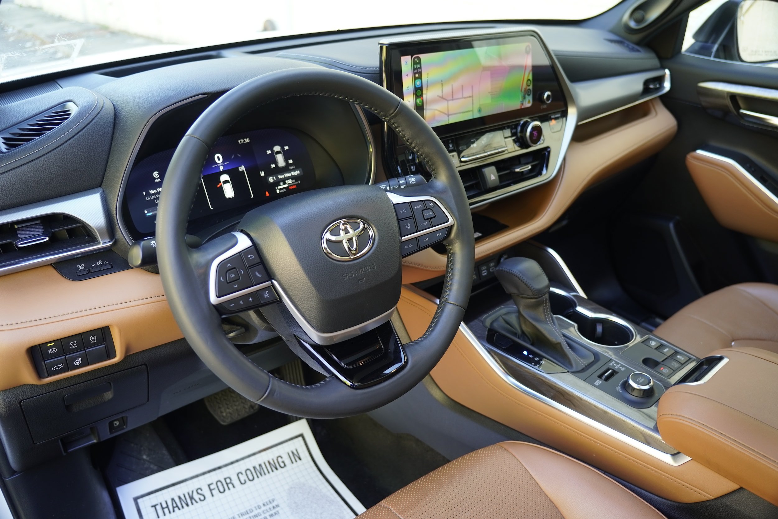 Used 2023 Toyota Highlander Platinum AWD/4WD image 3