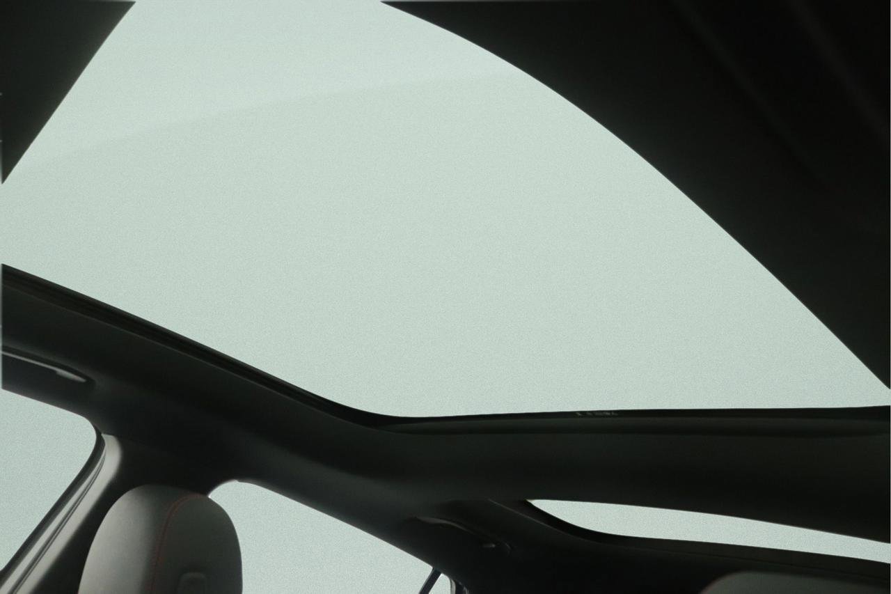 New 2026 Mercedes-Benz GLA 35 AMG 4MATIC image 9