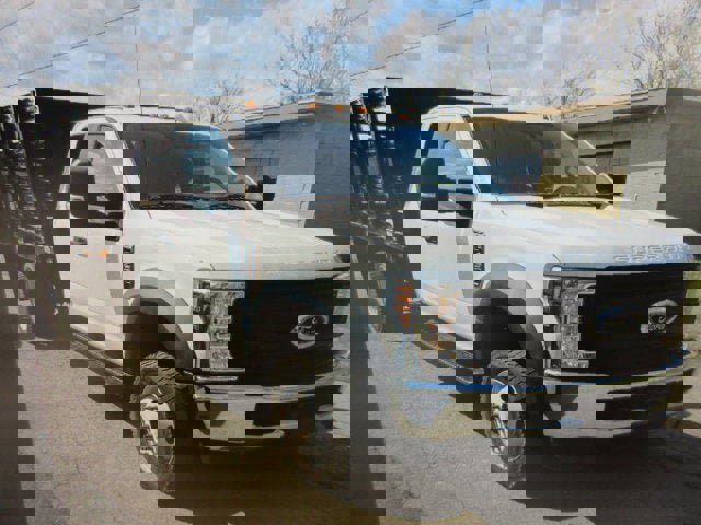 Used 2019 Ford F450 XL w/ XL Value Package image 2