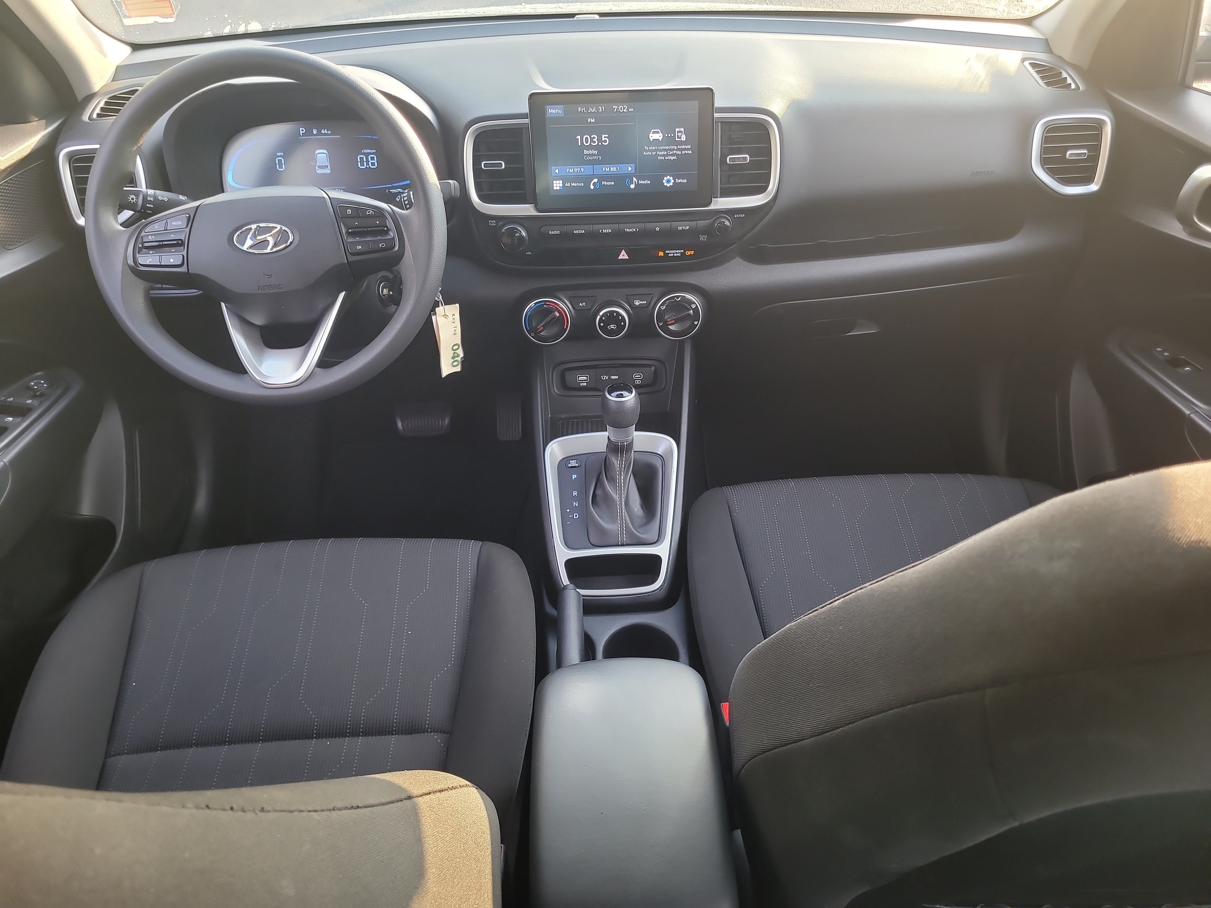 Used 2025 Hyundai Venue SE FWD image 15