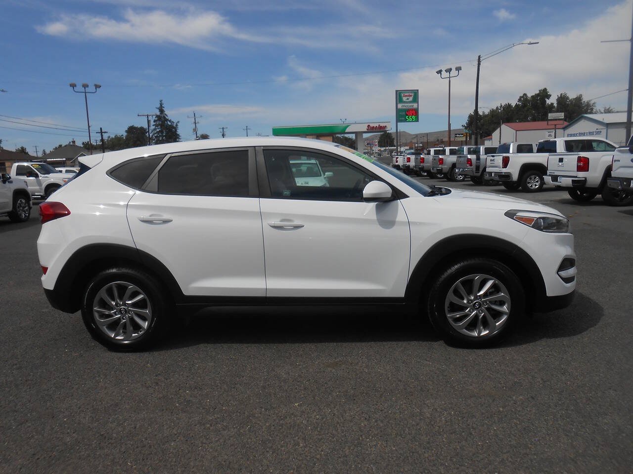 Used 2018 Hyundai Tucson SE AWD/4WD image 2