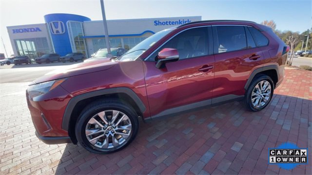 Used 2023 Toyota RAV4 XLE Premium image 6