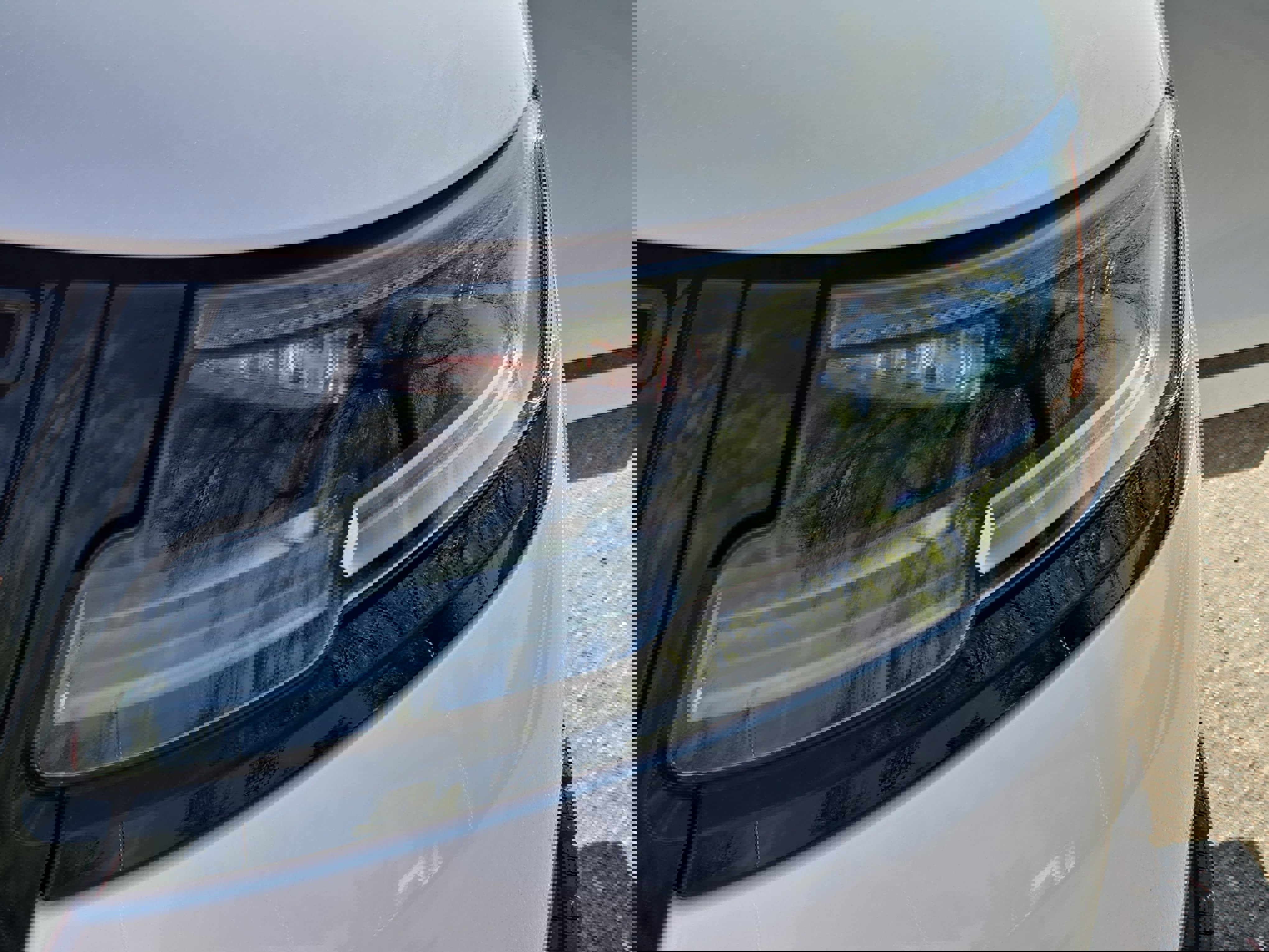 New 2026 Land Rover Range Rover Velar Dynamic SE AWD/4WD image 32