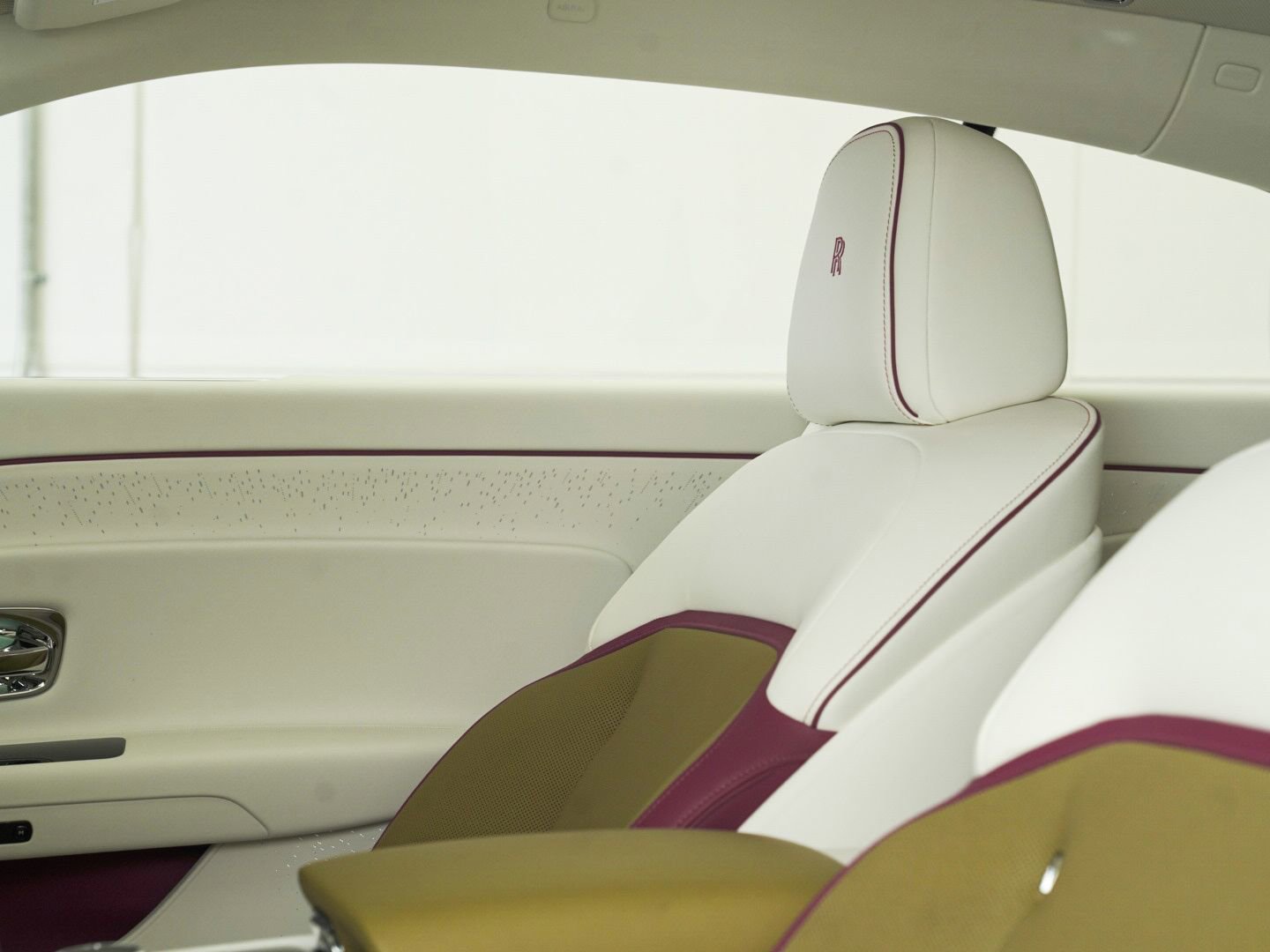 Certified 2024 Rolls-Royce Spectre w/ Spectre Launch Package image 27