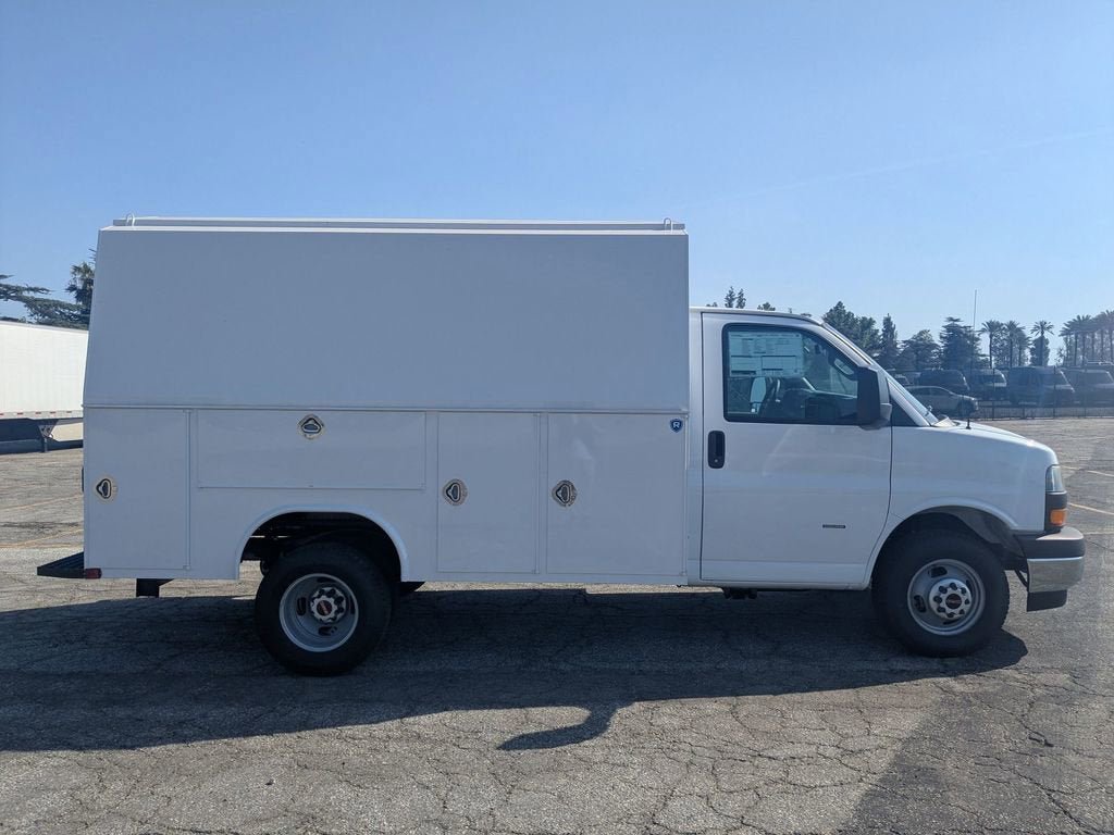 New 2026 GMC Savana 3500 w/ Power Convenience Package RWD image 5
