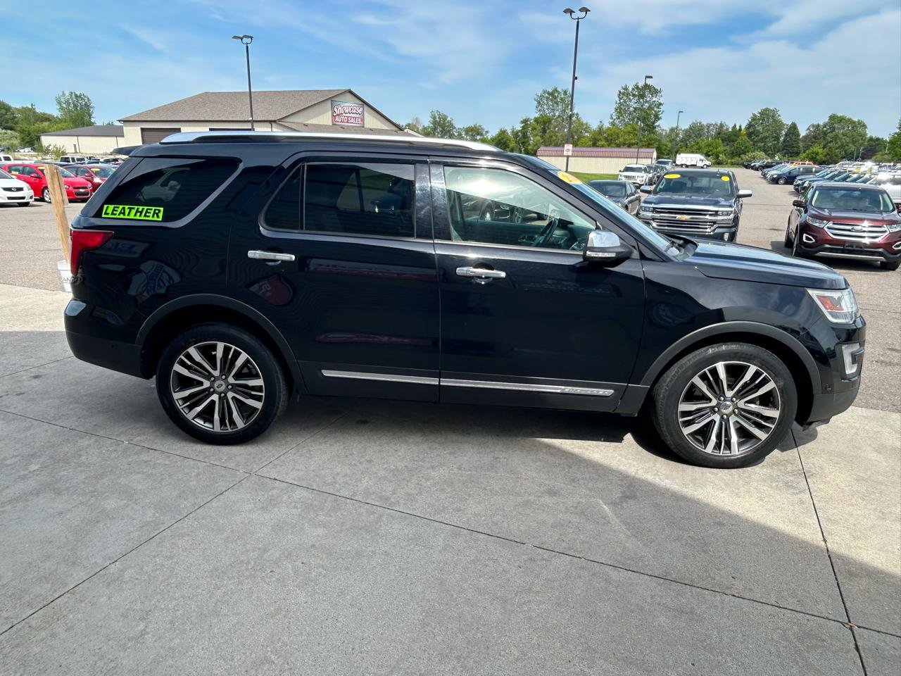 Used 2016 Ford Explorer Platinum AWD/4WD image 4