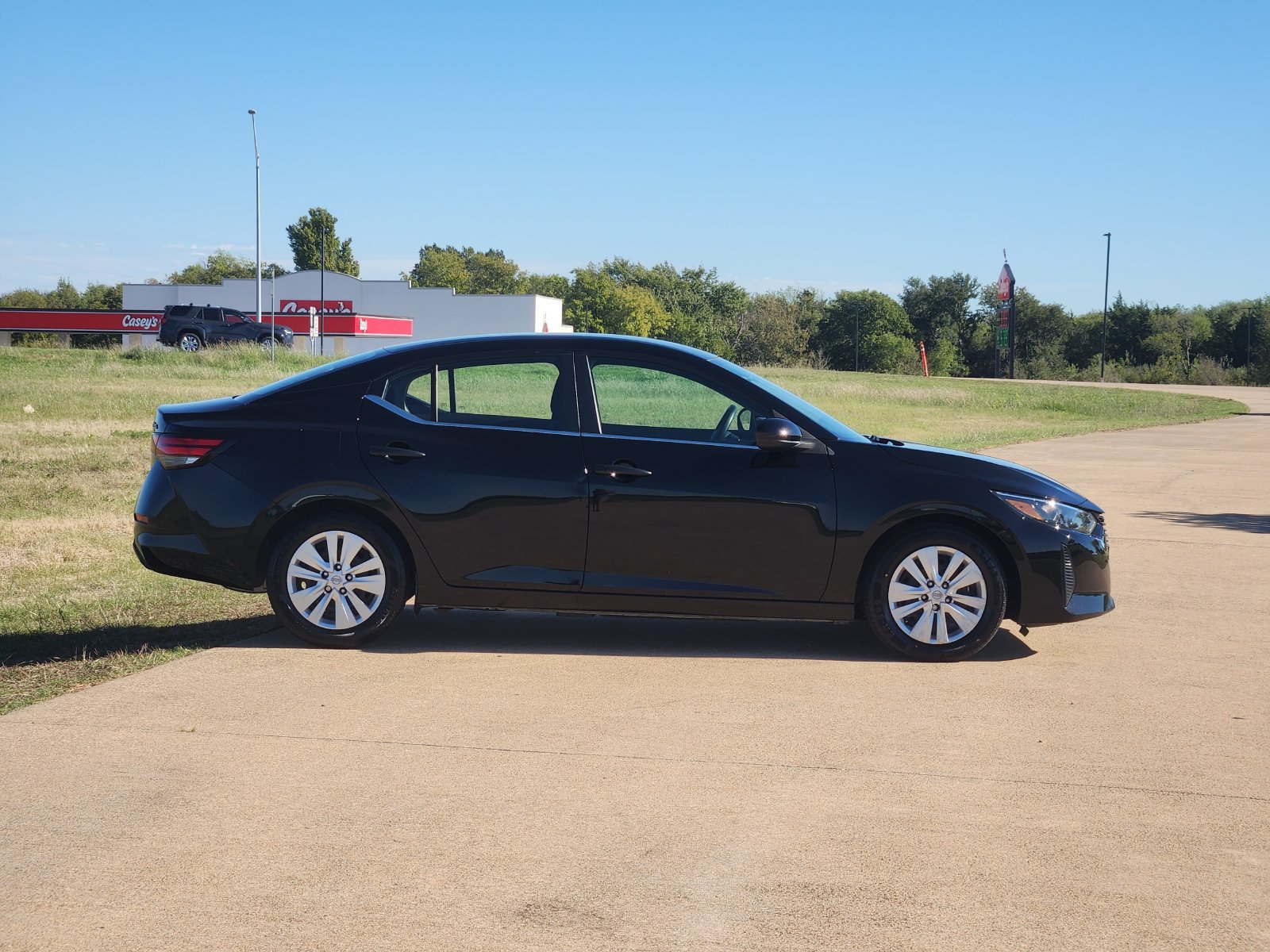 Used 2025 Nissan Sentra S FWD image 7