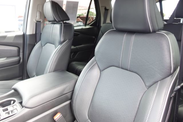 Used 2025 Honda Pilot Elite image 25